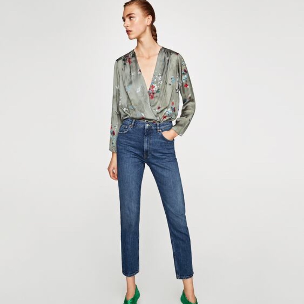 Zara Floral bodysuit with crossover neckline - Picture 2 of 5